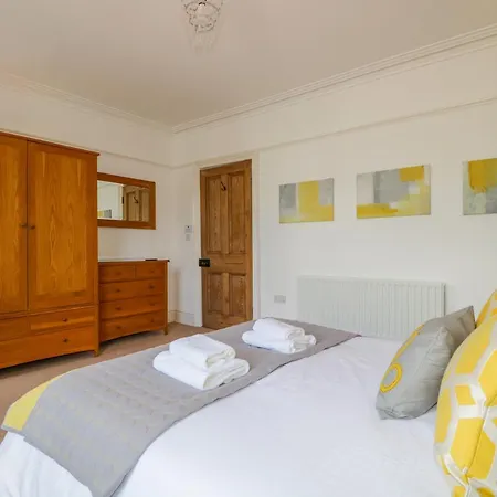 Holiday home Sefton House